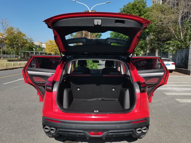 Geely Coolray 240T DCT Diamond Edition 2021