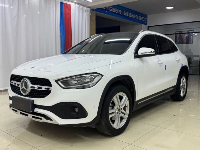 Mercedes-Benz GLA 180  2022