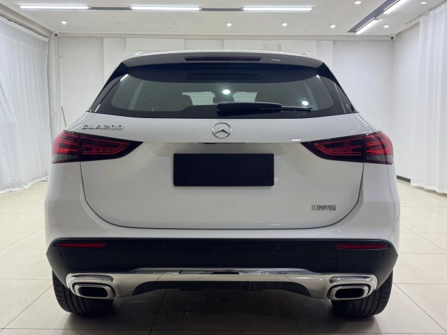 Mercedes-Benz GLA 180  2022