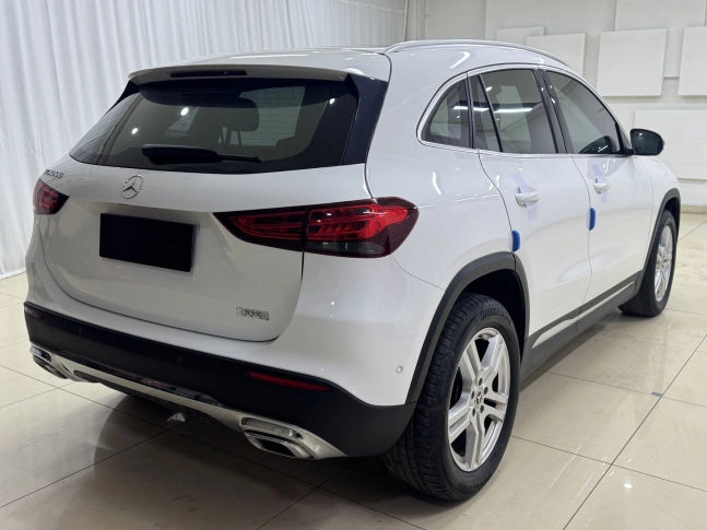 Mercedes-Benz GLA 180  2022