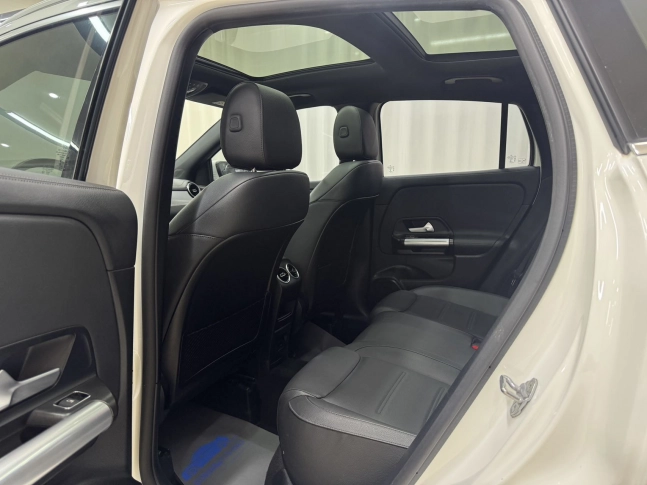 Mercedes-Benz GLA 180  2022