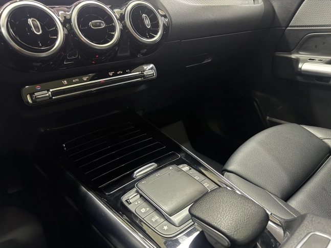 Mercedes-Benz GLA 180  2022