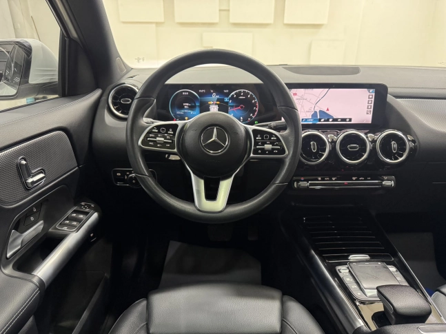 Mercedes-Benz GLA 180  2022