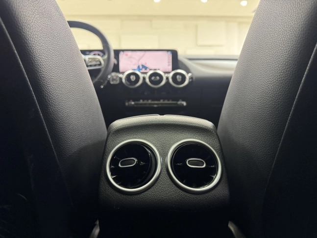 Mercedes-Benz GLA 180  2022