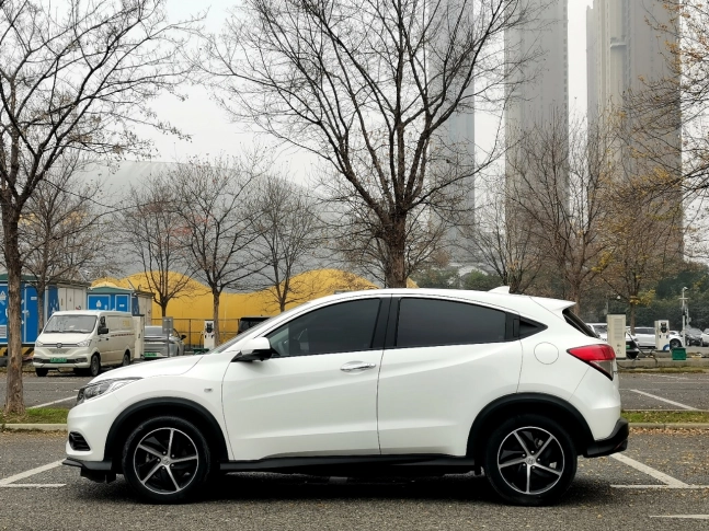 Honda Vezel 1.5L CVT Pioneer Edition 2022