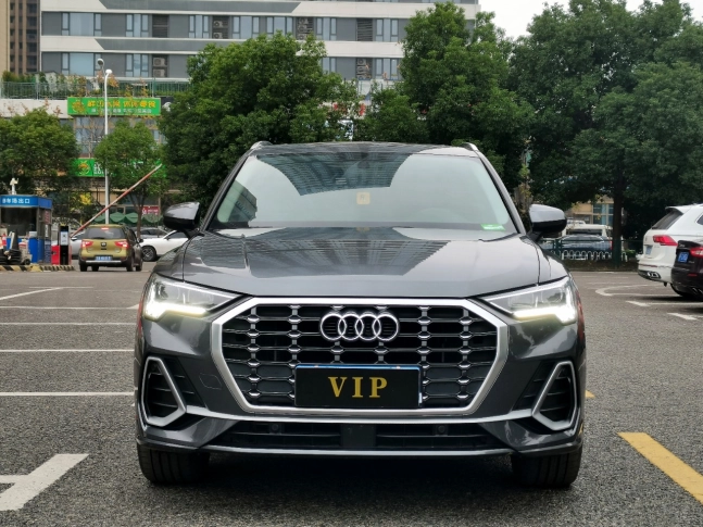Audi Q3 35 TFSI Fashion Dynamic Edition 2021
