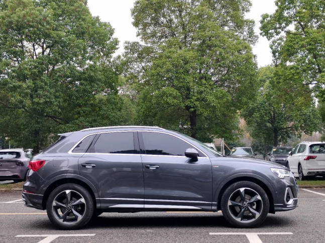 Audi Q3 35 TFSI Fashion Dynamic Edition 2021
