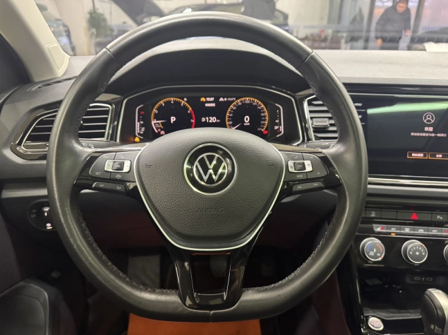 Volkswagen T-ROC 280TSI DSG Comfort PLUS Edition 2022