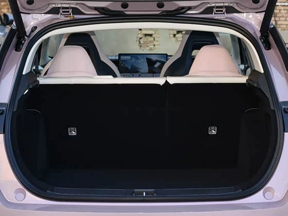 Lynk & Co 06 Без ожидания 180 дней 2026