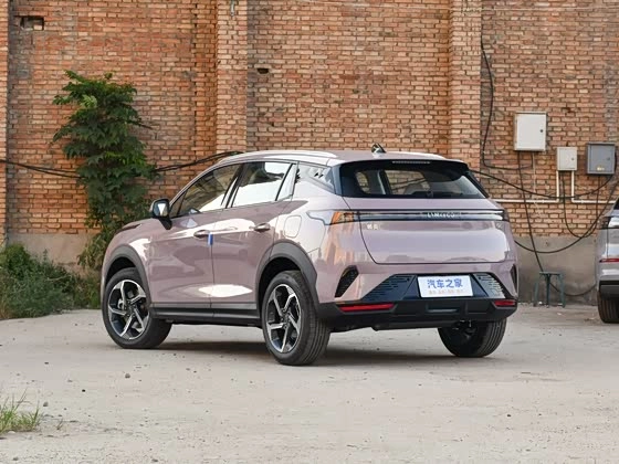 Lynk & Co 06 Без ожидания 180 дней 2026