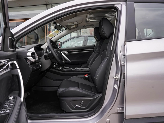 Geely Coolray Без ожидания 180 дней 2025