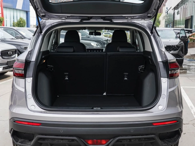Geely Coolray Без ожидания 180 дней 2025