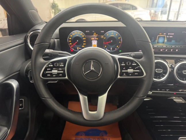 Mercedes-Benz A-CLASS A 180 L Sport Sedan (Restyling) 2021