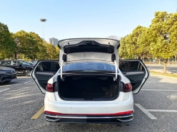 Volkswagen Sagitar 280TSI DSG Surpass Plus Edition 2022