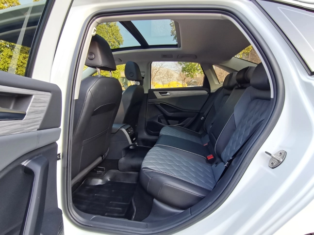 Volkswagen Sagitar 280TSI DSG Surpass Plus Edition 2022