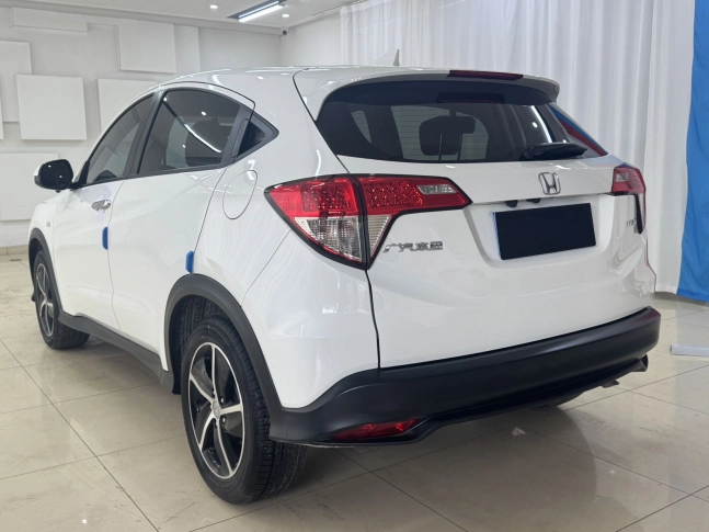 Honda Vezel 1.5L CVT Black Edition Pioneer 2021