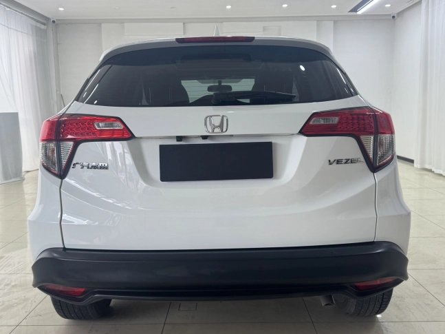 Honda Vezel 1.5L CVT Black Edition Pioneer 2021