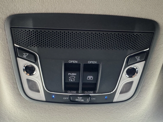 Honda Vezel 1.5L CVT Black Edition Pioneer 2021