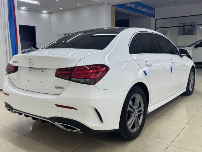Mercedes-Benz A-CLASS A180L Sport Sedan 2022