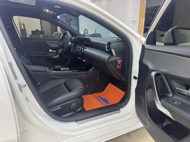 Mercedes-Benz A-CLASS A180L Sport Sedan 2022