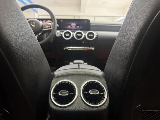 Mercedes-Benz A-CLASS A180L Sport Sedan 2022