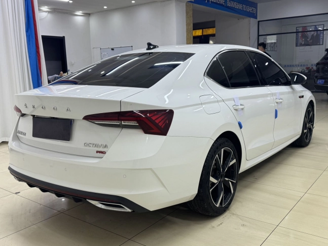 Skoda Octavia PRO 280 TSI DSG Premium Edition 2021