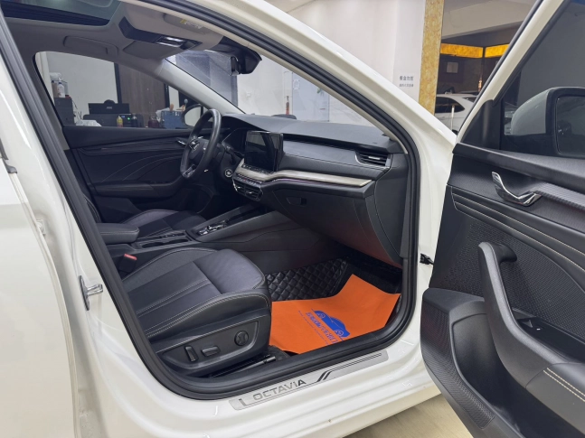 Skoda Octavia PRO 280 TSI DSG Premium Edition 2021