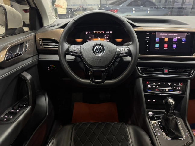 Volkswagen Tharu 280 TSI 2WD Luxury Edition 2022