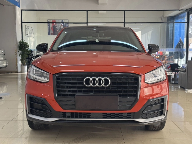 Audi Q2L 35 TFSI Sport Design 2021