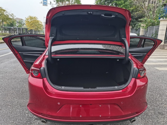 Mazda 3 2.0L Automatic Premium Luxury Edition 2022