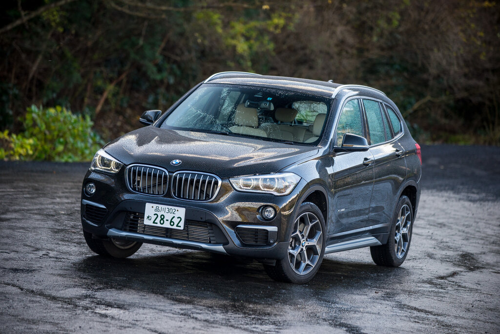 BMW X1 2 поколения – доступный кроссовер 