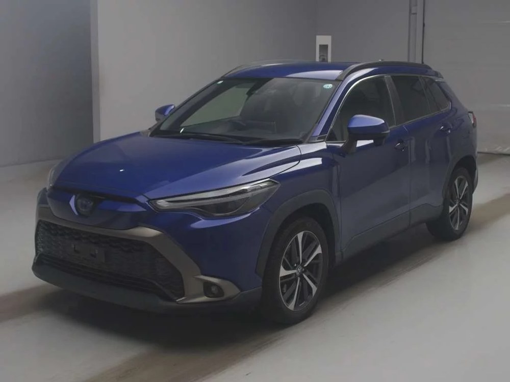 Синяя Toyota Corolla Cross на аукционе в Японии